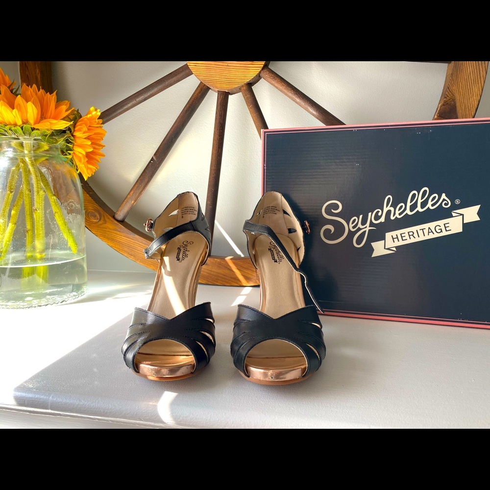 Seychelles Heeled sandals size 8